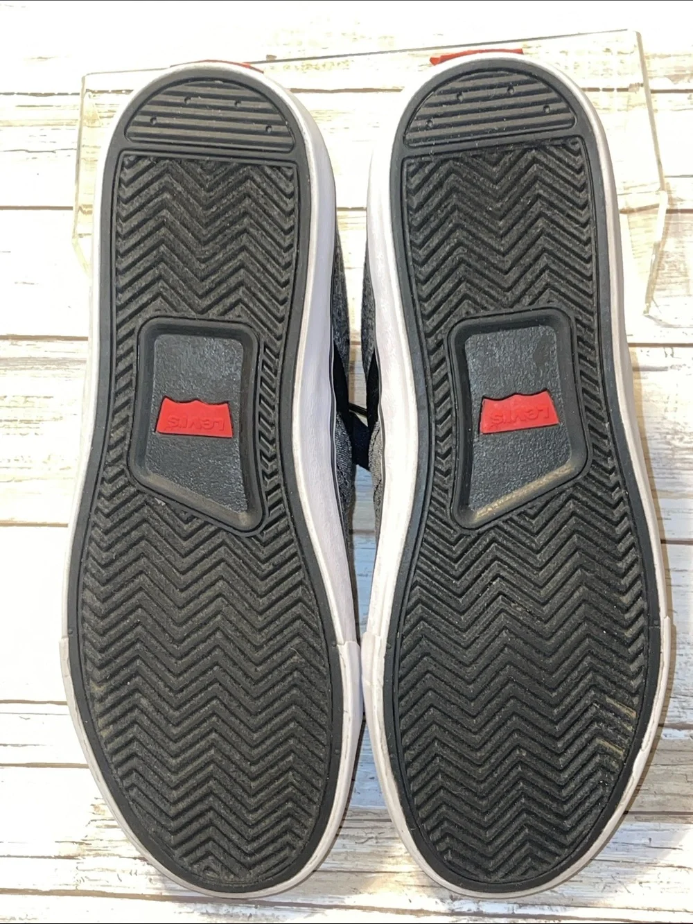 Levi's Men's Gray and Black Low-Top Canvas Sneakers